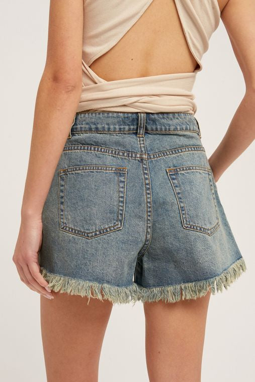 WOMEN'S FRAYED HEM HIGH RISE DENIM SHORTS - RTS